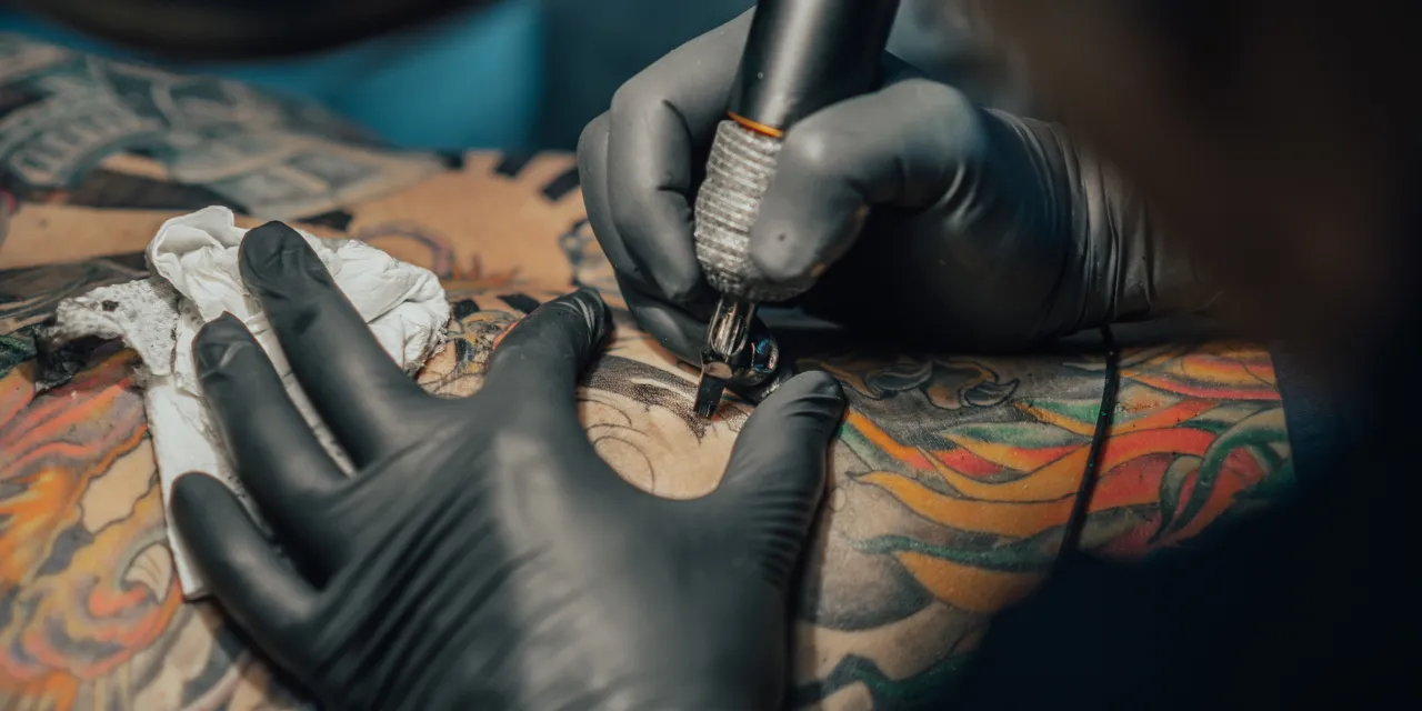 Przygotowanie do sesji tatuazu