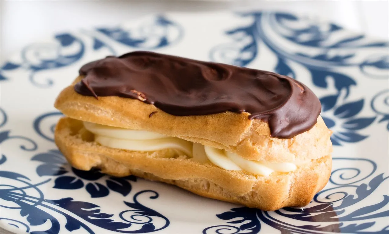 dekoracja eklerów polewa czekoladowa