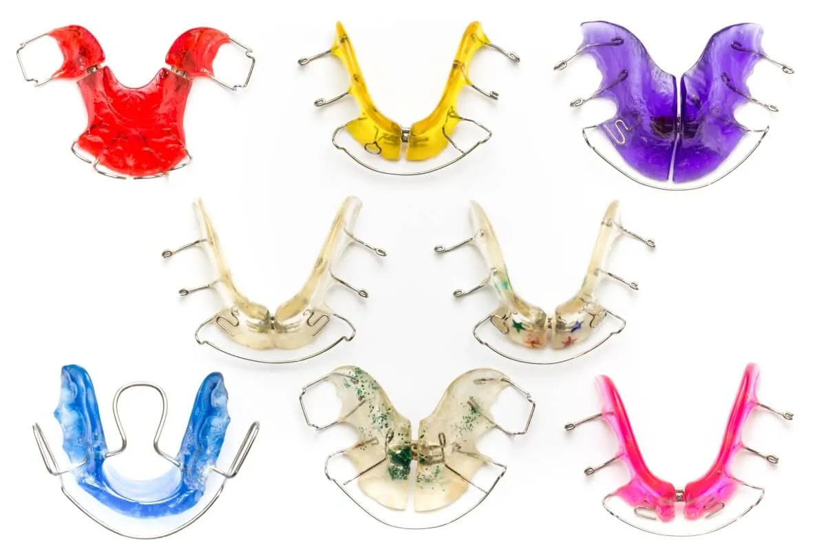 różne typy aparatów na zęby na noc cennik