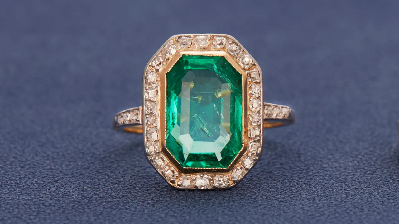 r&oacute;żnice w cenach szmaragd&oacute;w za karat