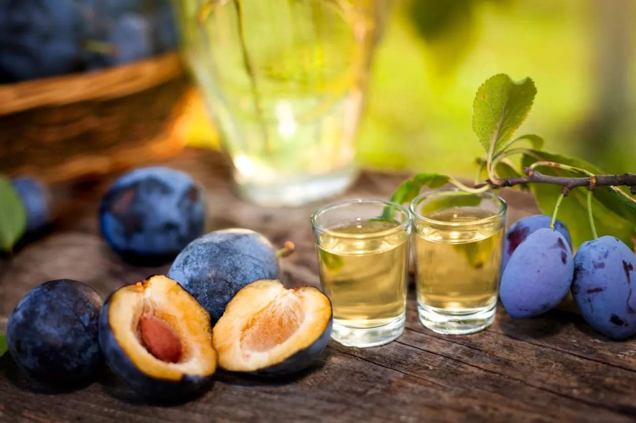 Nalewka ze śliwek z przyprawami