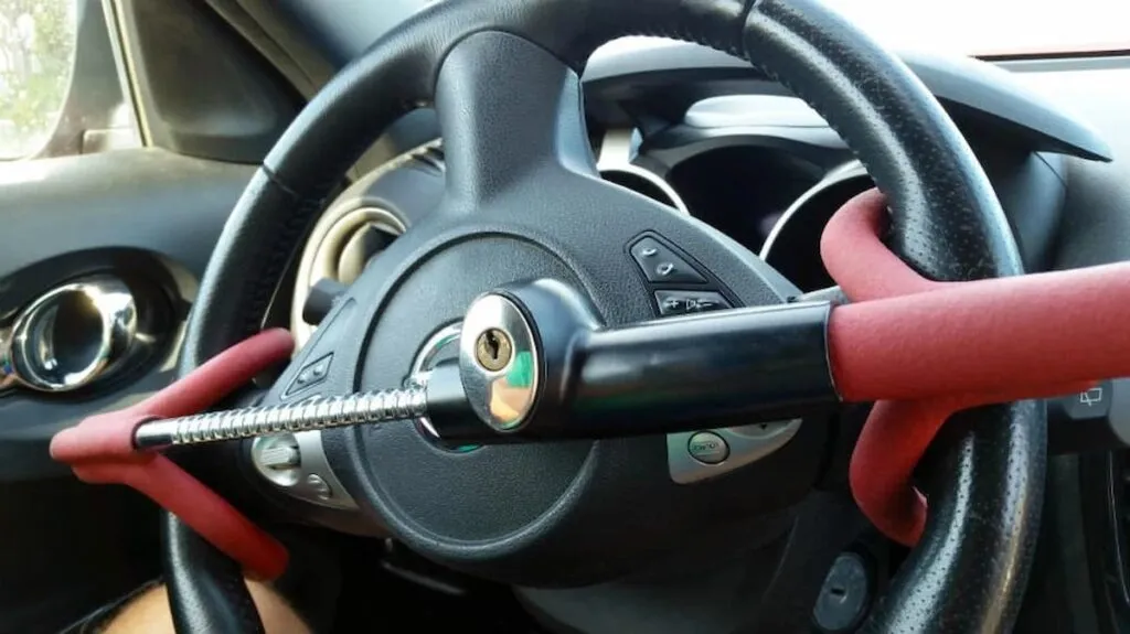 mechaniczne blokady antykradzieżowe samochodu