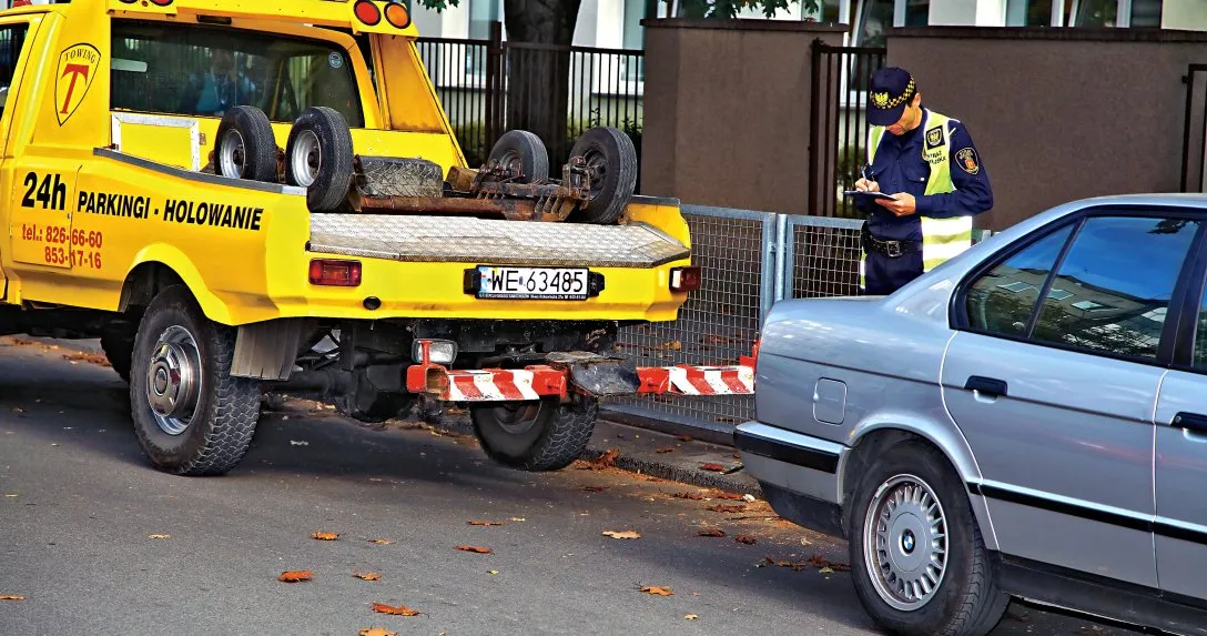 laweta odholowująca samochód osobowy