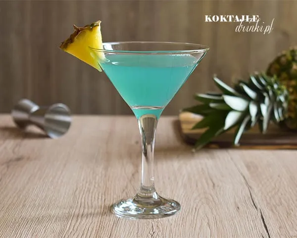 Zdjęcie Najlepsze drinki z blue curacao i sokiem ananasowym na każdą okazję