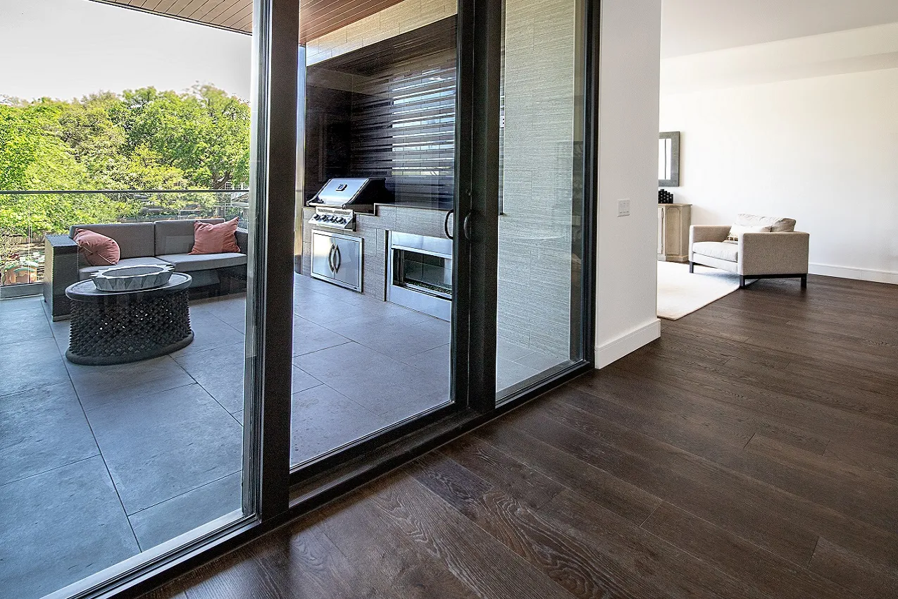 Wady drzwi przesuwnych chowanych w ścianę