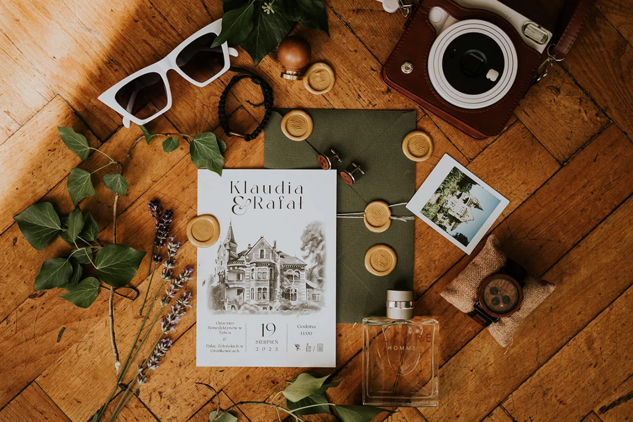 piękne ręcznie robione zaproszenia ślubne DIY aranżacja flat lay