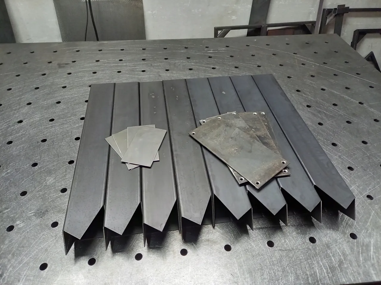 stół z nogą pająk DIY