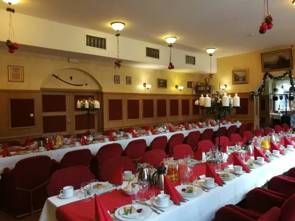 Dworek pod Lipami wiejski stół wesele