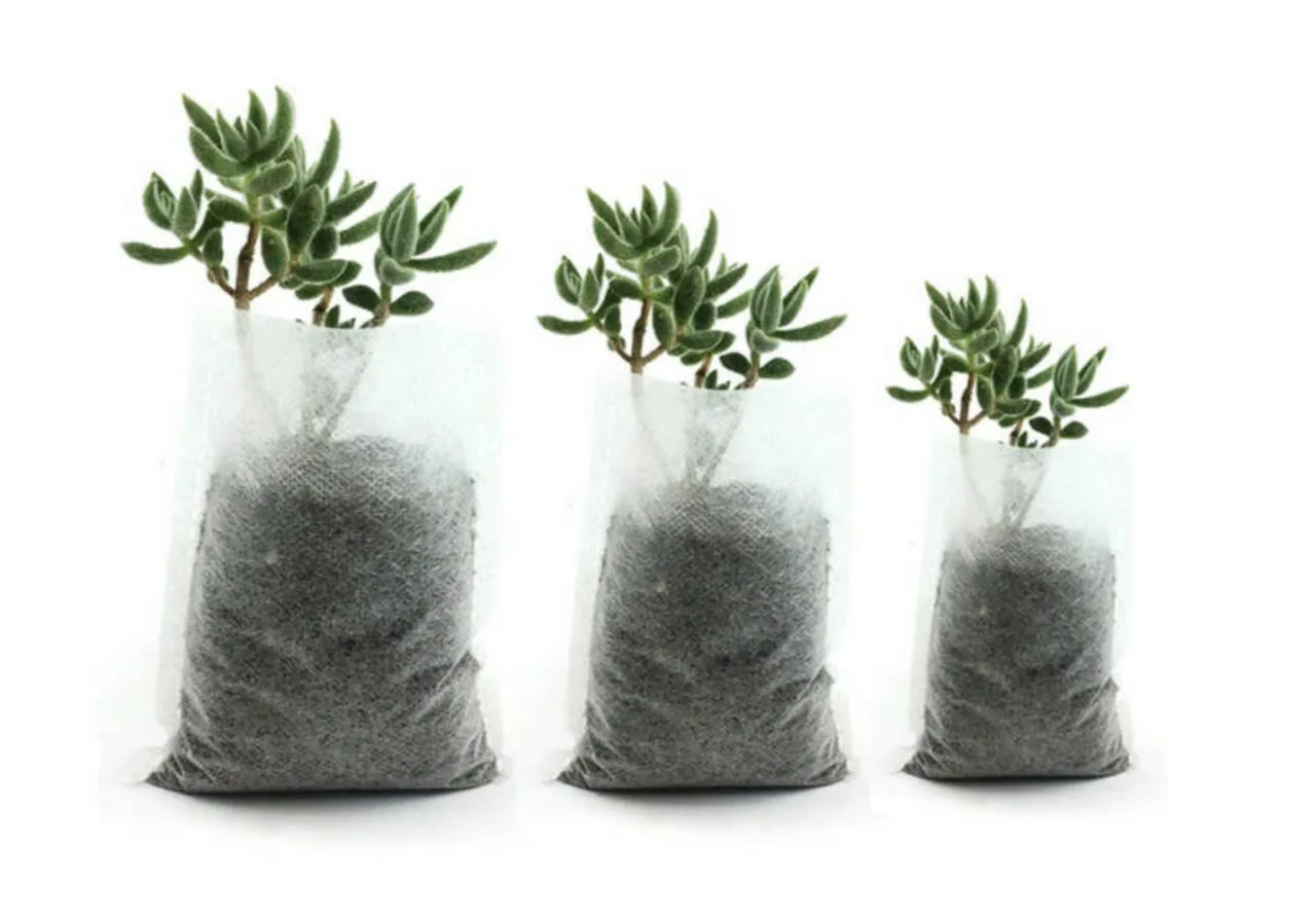 Materiały do sadzenia roślin w doniczce z wkładem