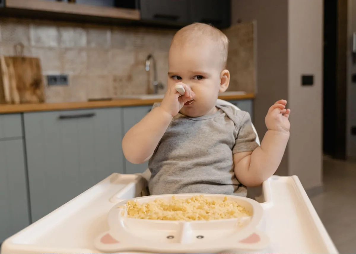dzieci jedzące w żłobku, zdrowe posiłki dla roczniak&oacute;w