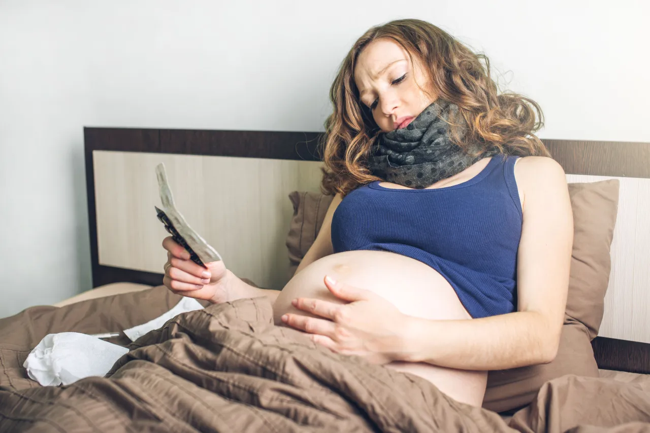 Domowe sposoby na b&oacute;l gardła w ciąży