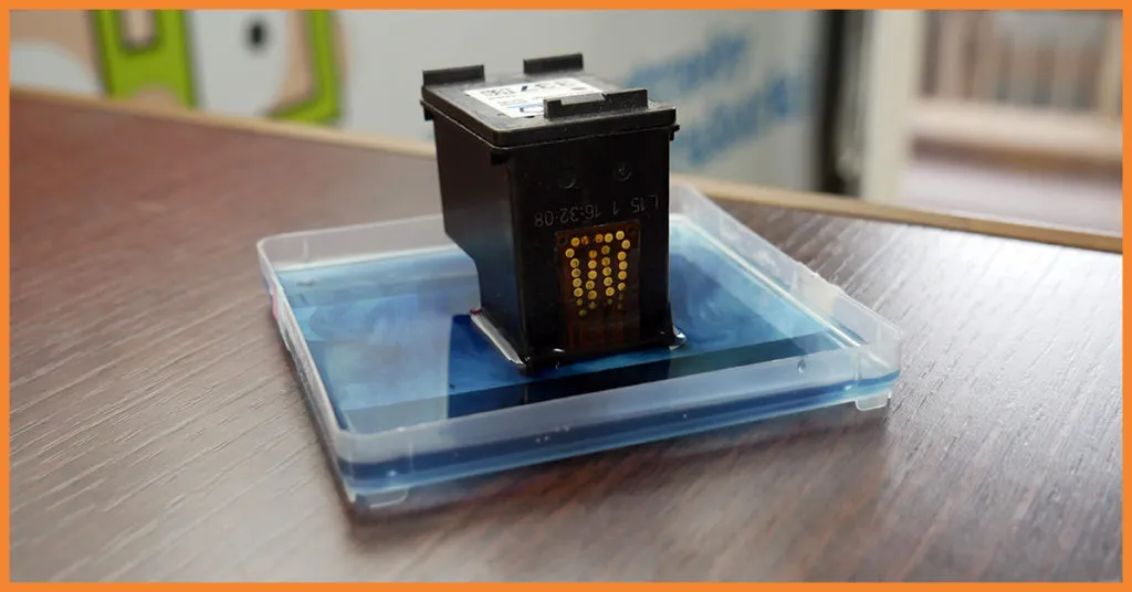 zaschnięty tusz w drukarce atramentowej