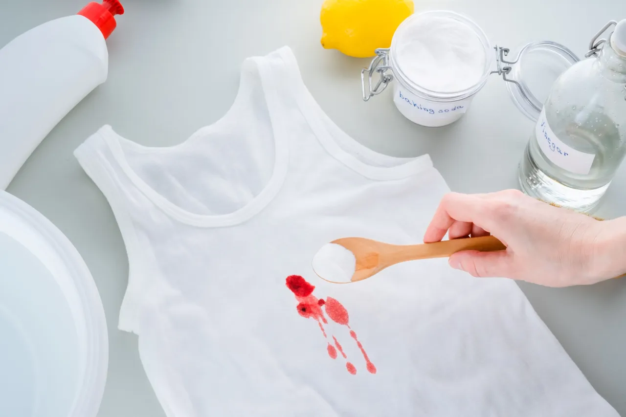 domowe środki do czyszczenia plam z krwi