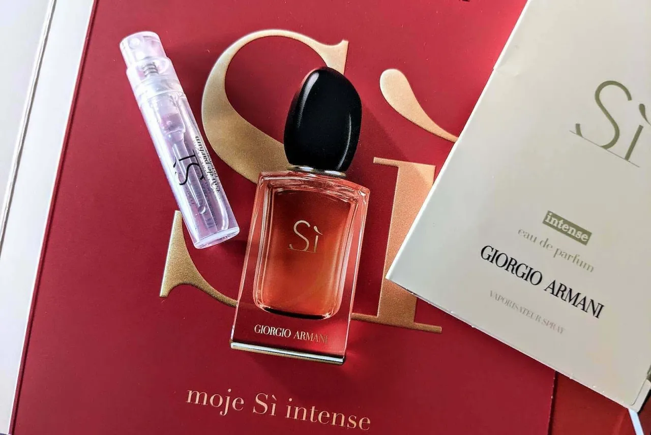 Perfumy Si Intense Giorgio Armani, które najładniejsze? Zestaw z próbką i flakonem.