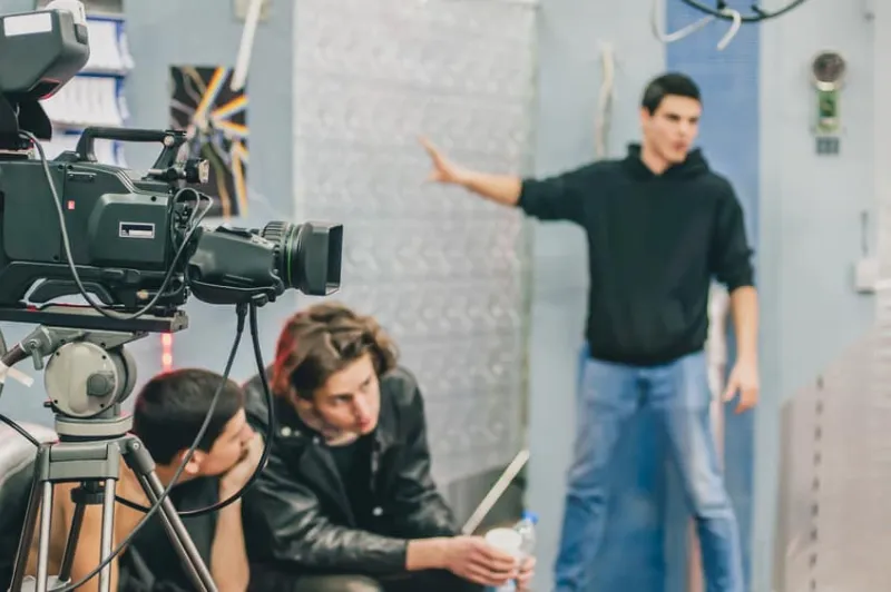 kierownik produkcji na planie filmowym, organizacja pracy ekipy filmowej