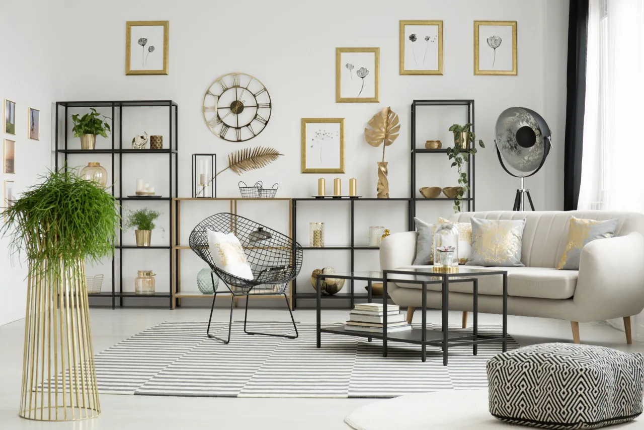 aranżacje p&oacute;łek w salonie inspiracje