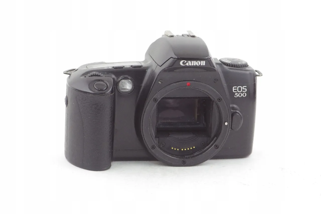 Canon EOS 2000D vs 250D