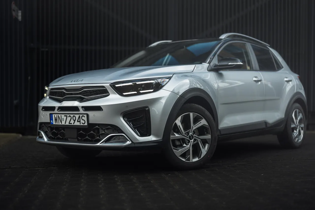 r&oacute;żne typy nadwozia samochod&oacute;w SUV kompakt kombi