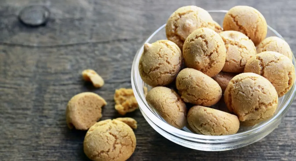 Włoskie ciasteczka Cantucci Amaretti do kawy