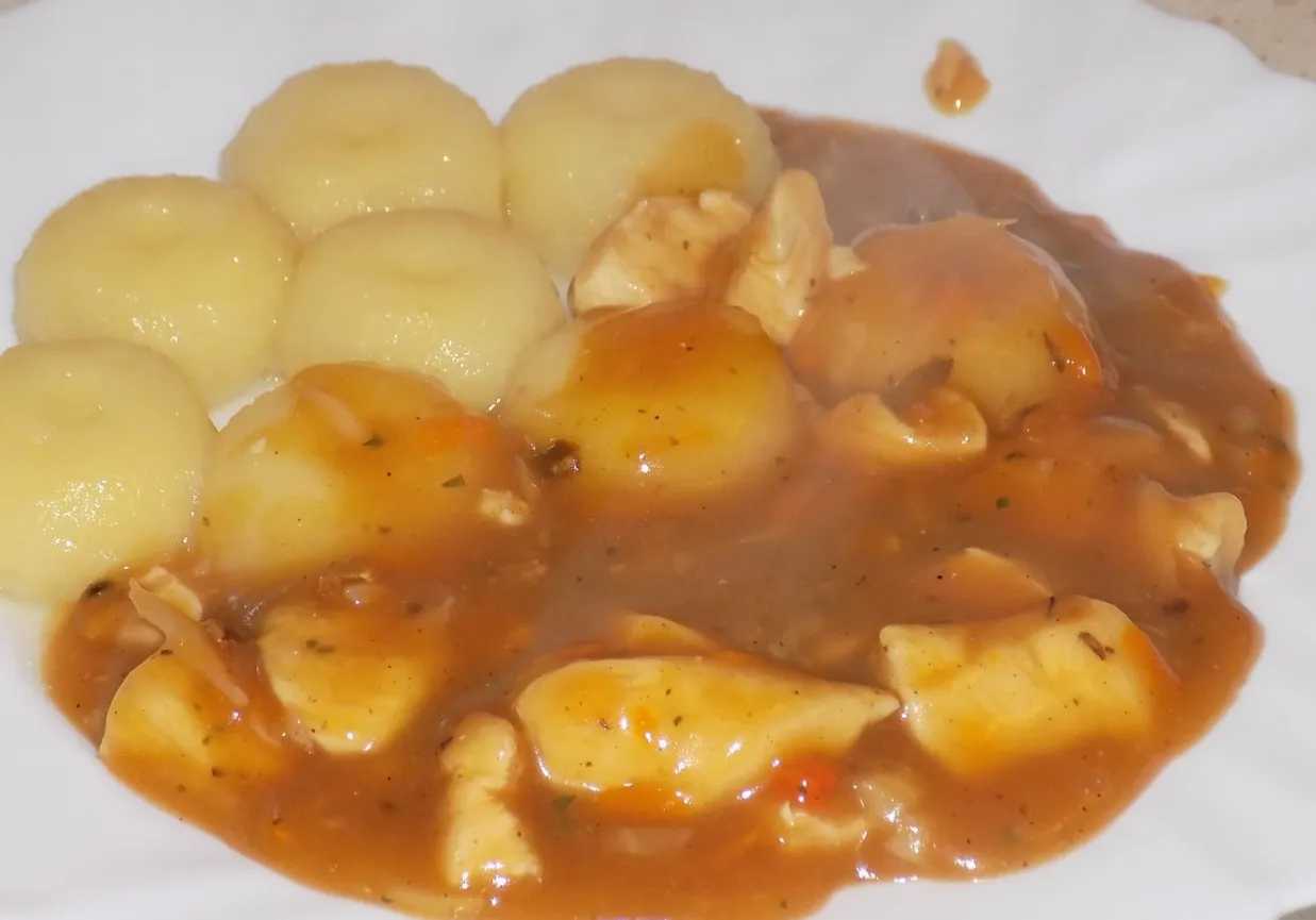 Kluski śląskie z sosem pieczeniowym na niedzielny obiad