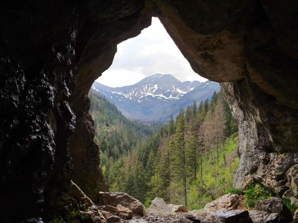 Dolina Kościeliska jaskinie