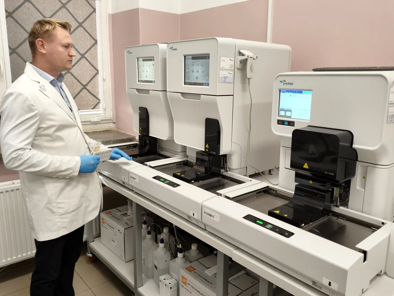 laboratorium diagnostyczne sprzęt