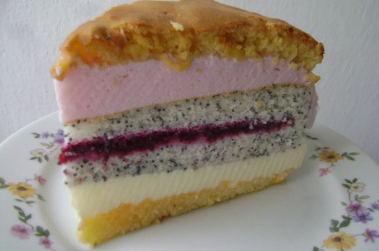 Wariacje biszkoptu z galaretką, ciasto tęcza