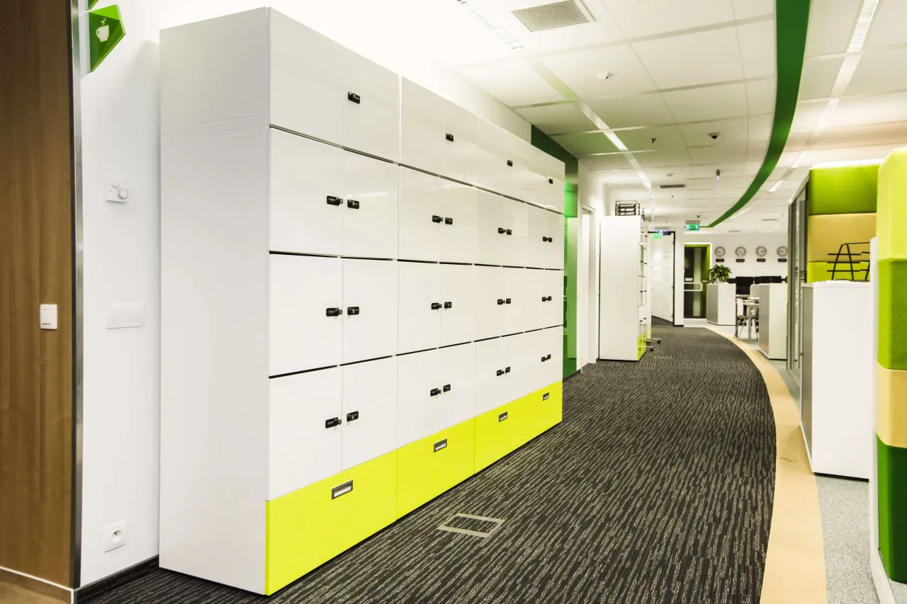 bezpieczeństwo otwieranie szafki biurowej legalność