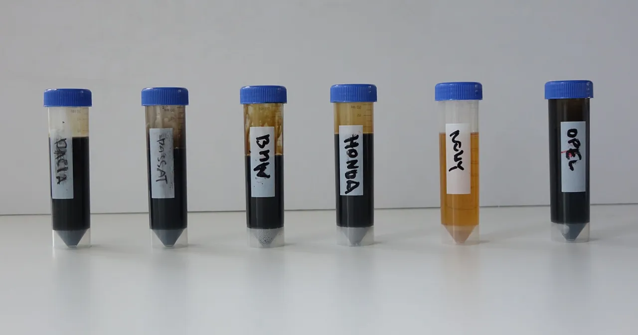 Zużyty olej silnikowy vs nowy