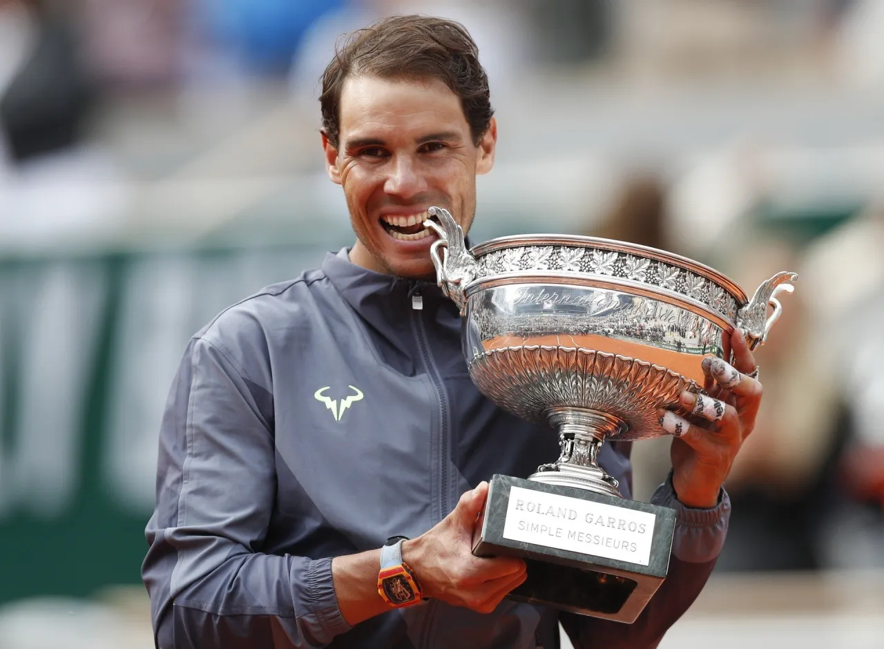 Zdjęcie Czy puchar Roland Garros jest przechodni? Odkryj jego historię i zasady