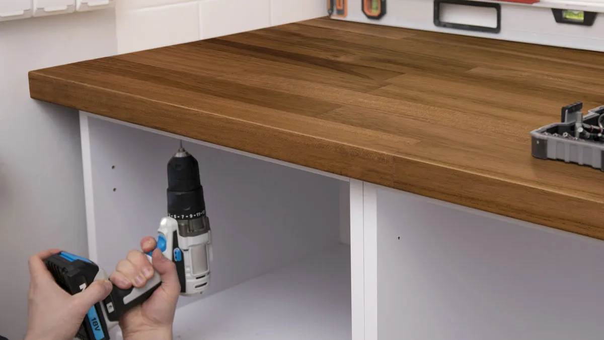 montaż blatu kuchennego