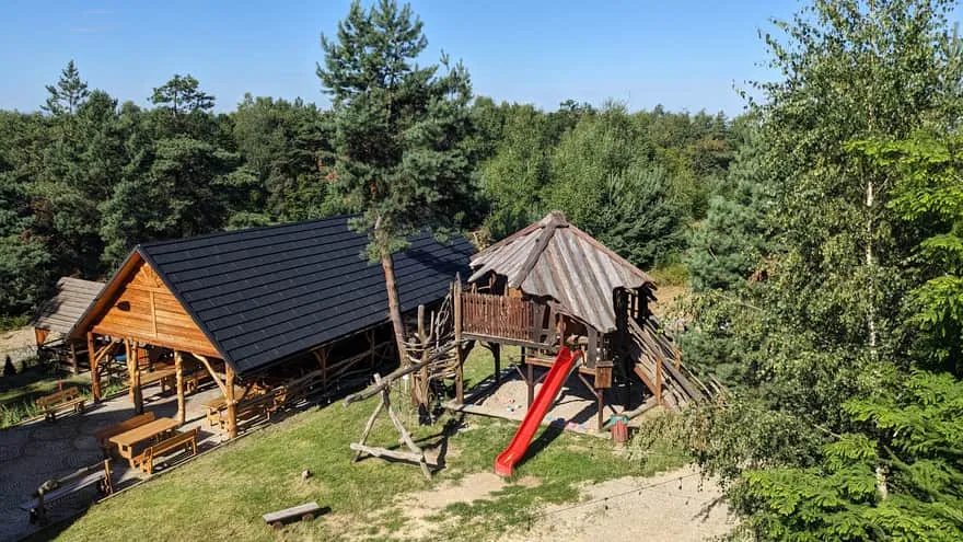 Bac&oacute;wka na Jamnej wieża widokowa plac zabaw ognisko