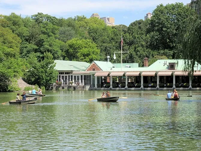 Central Park Fahrradfahren und Ruderboot