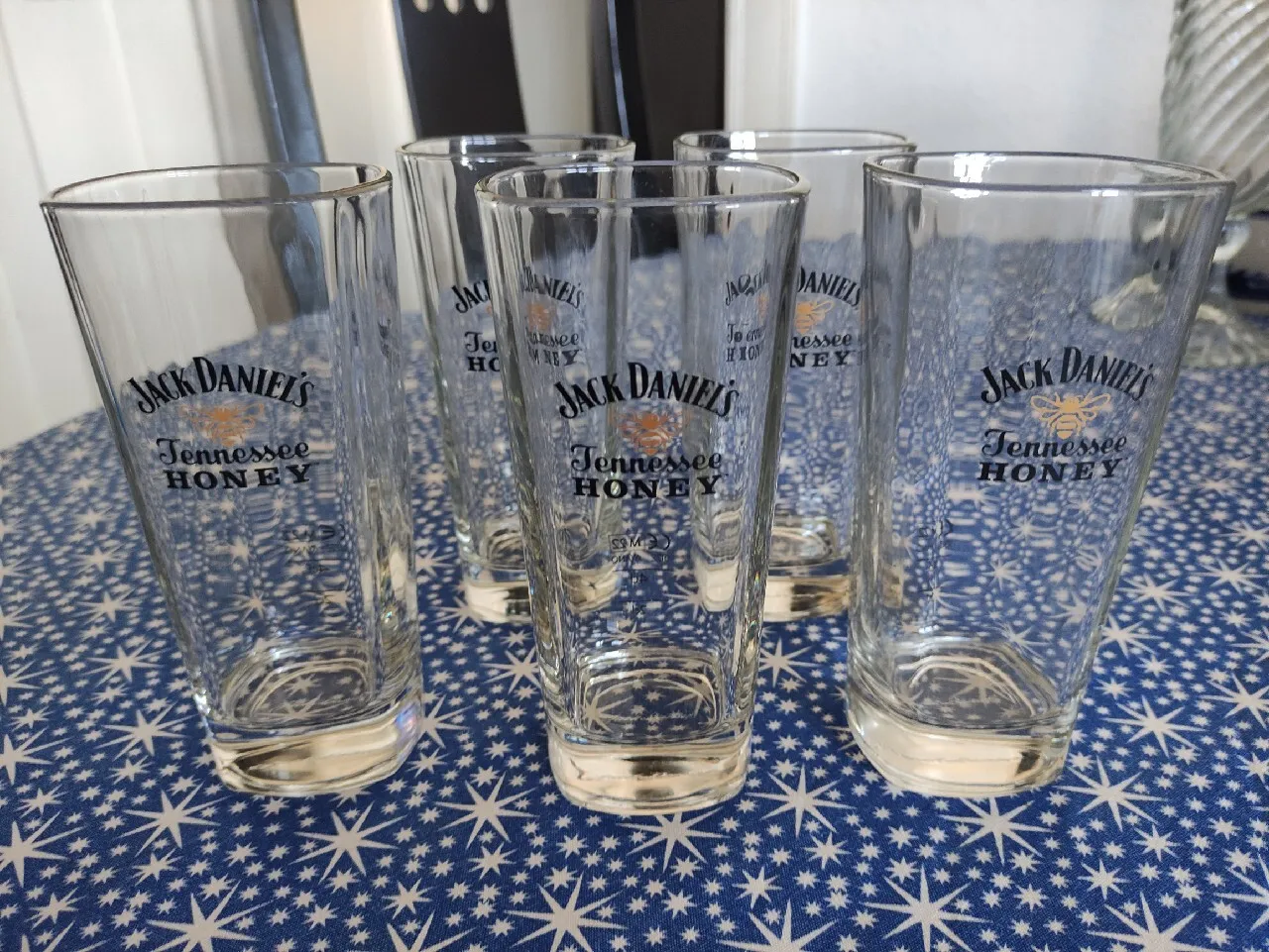 proste drinki z Jack Daniel's Honey w wysokich szklankach