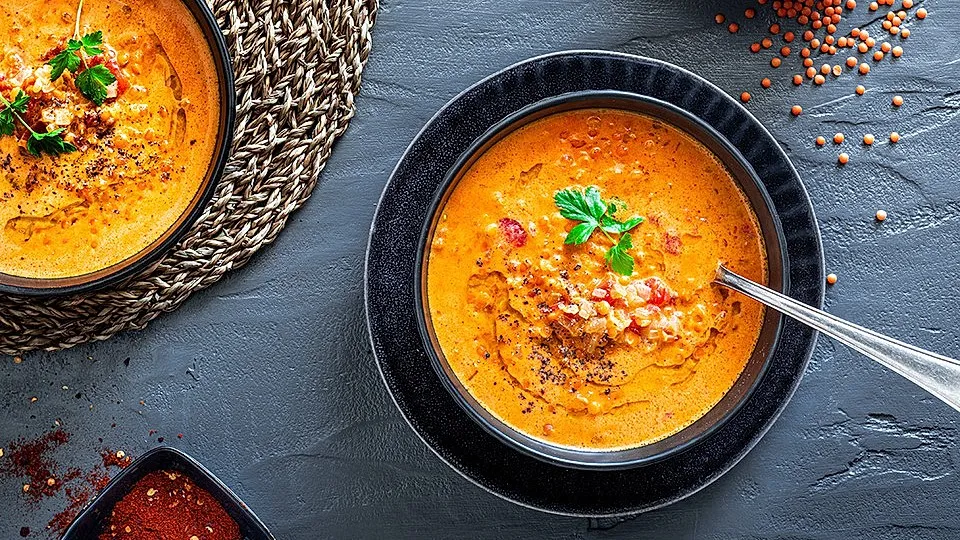 Rote Linsensuppe mit Curry