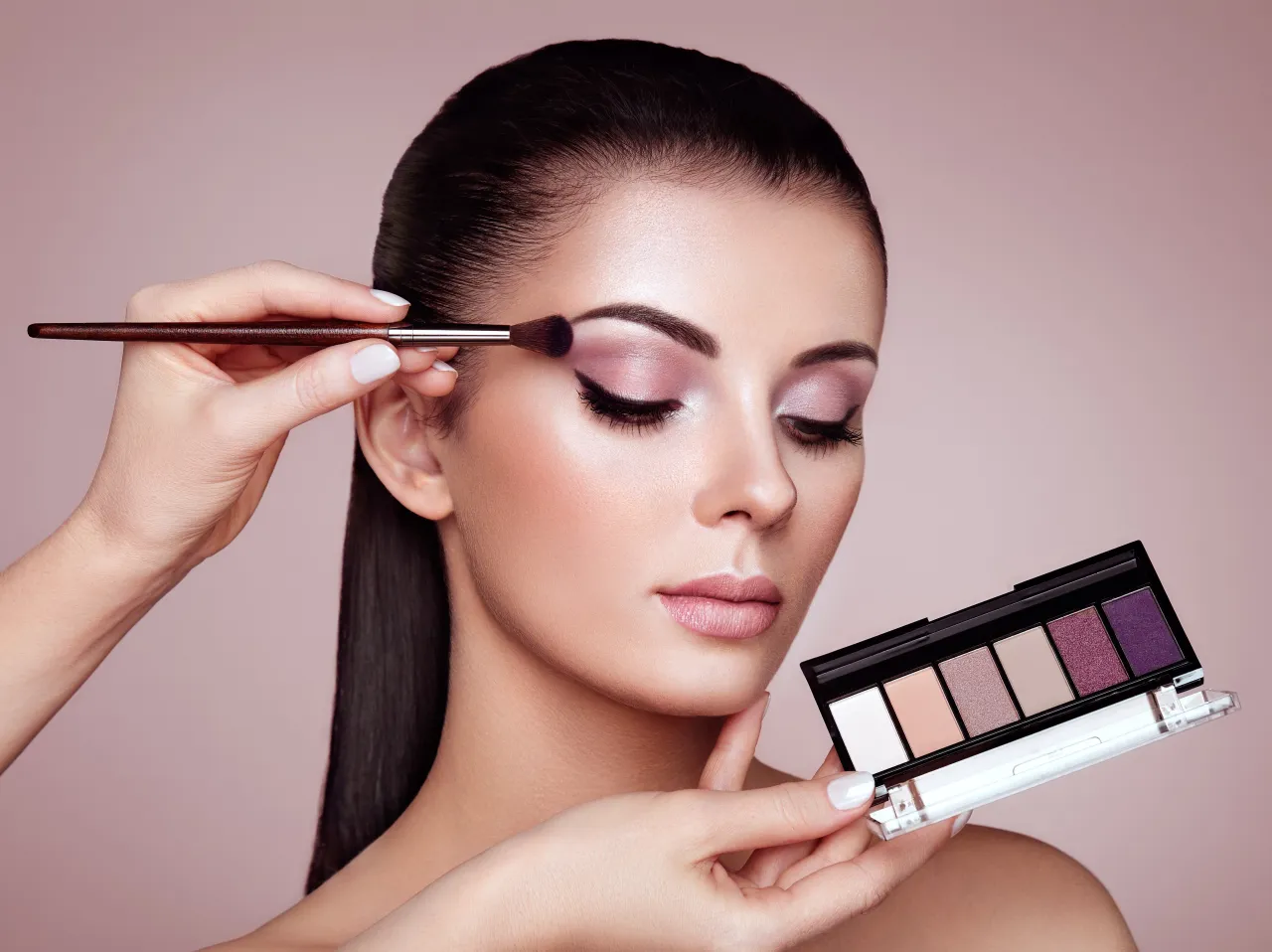 podstawowe narzędzia do makijażu oka dla początkujących