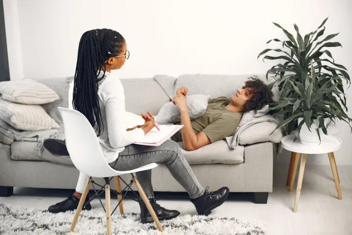 Psychoterapia zaburzeń osobowości, różne nurty terapii, sesja terapeutyczna