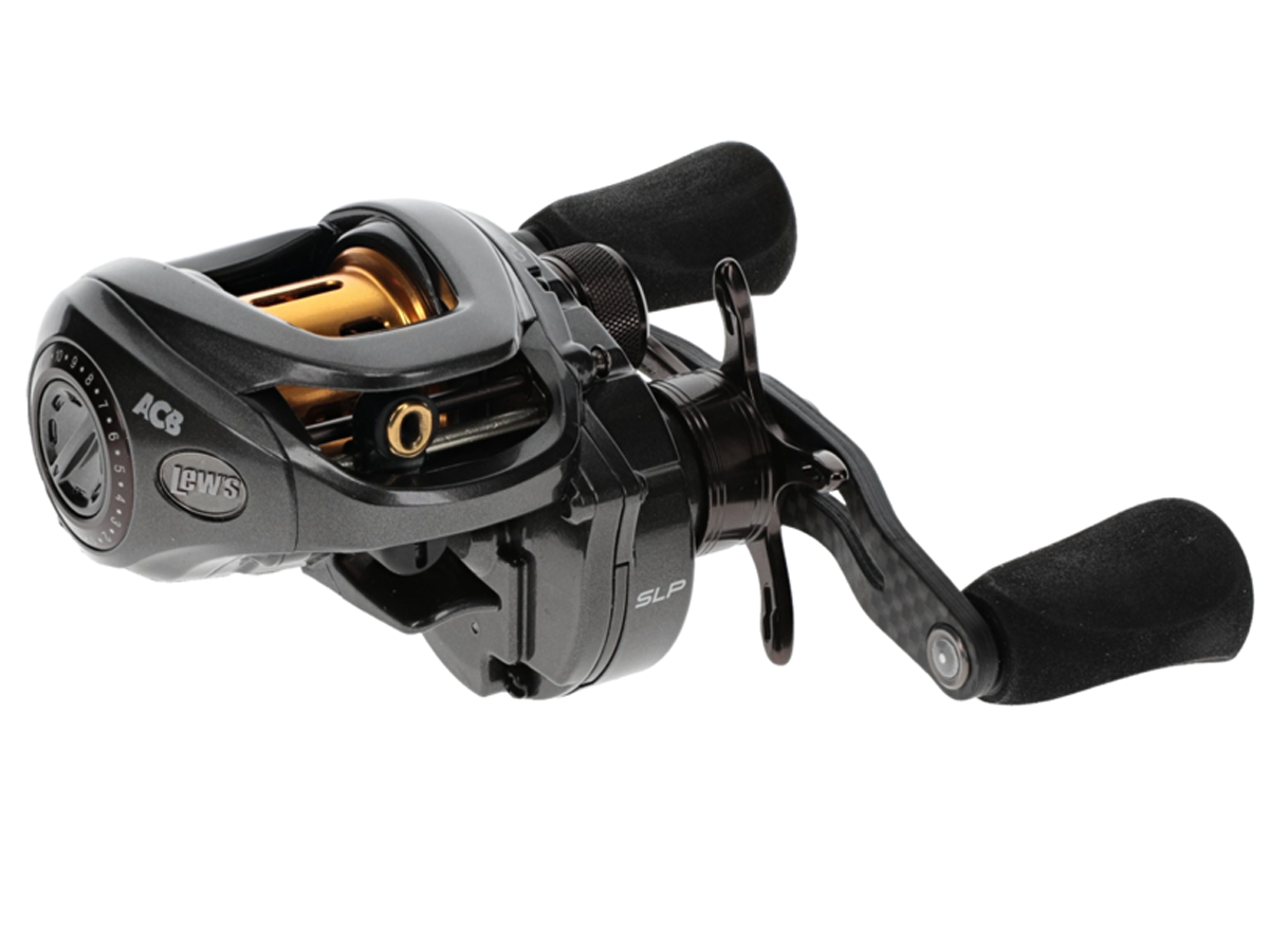 Ciemnoszary kołowrotek castingowy Lew's AC3 SLP, idealny do precyzyjnych rzutów i łowienia drapieżników.