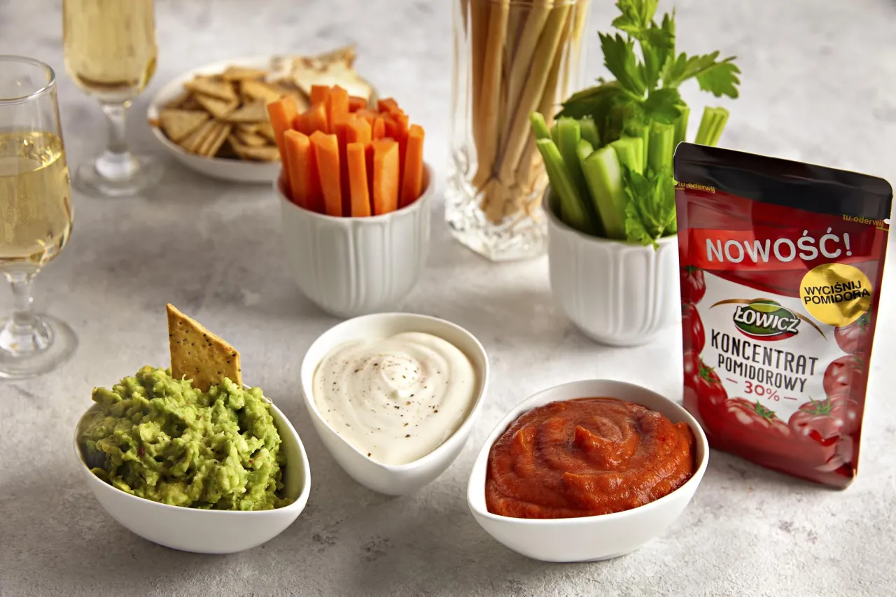 r&oacute;żnorodne sosy i dipy do przekąsek