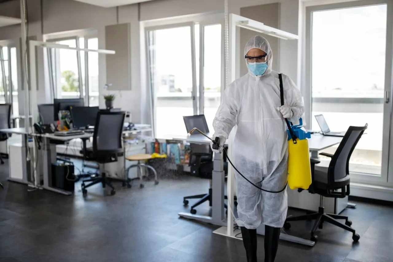 Dezynfekcja w domu szpitalu biurze