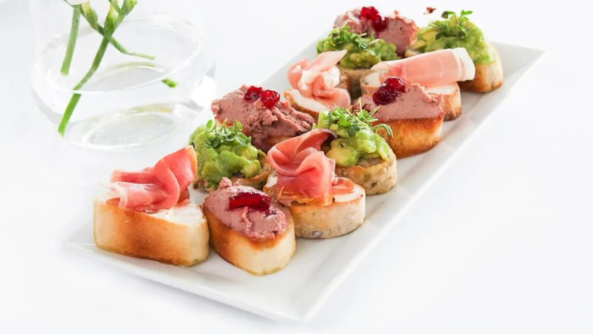 Evoluci&oacute;n de tapas espa&ntilde;olas desde sencillas a modernas