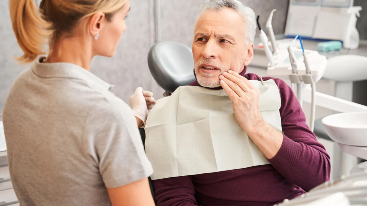 kiedy iść do dentysty z b&oacute;lem zęba