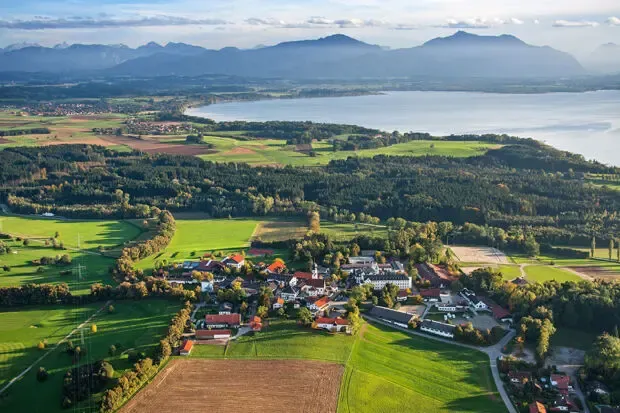 Hotel Gut Ising Luftbild Chiemsee