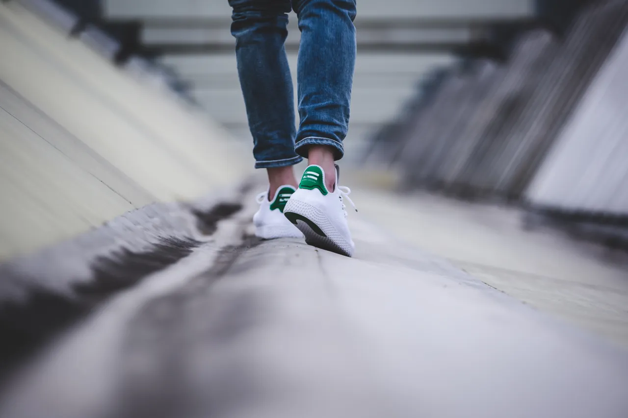 Styling Ideen adidas Pharrell Williams Tennis Hu weiß rosa