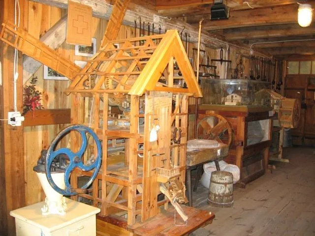 Skansen Rzeki Pilicy młyn wodny wnętrze