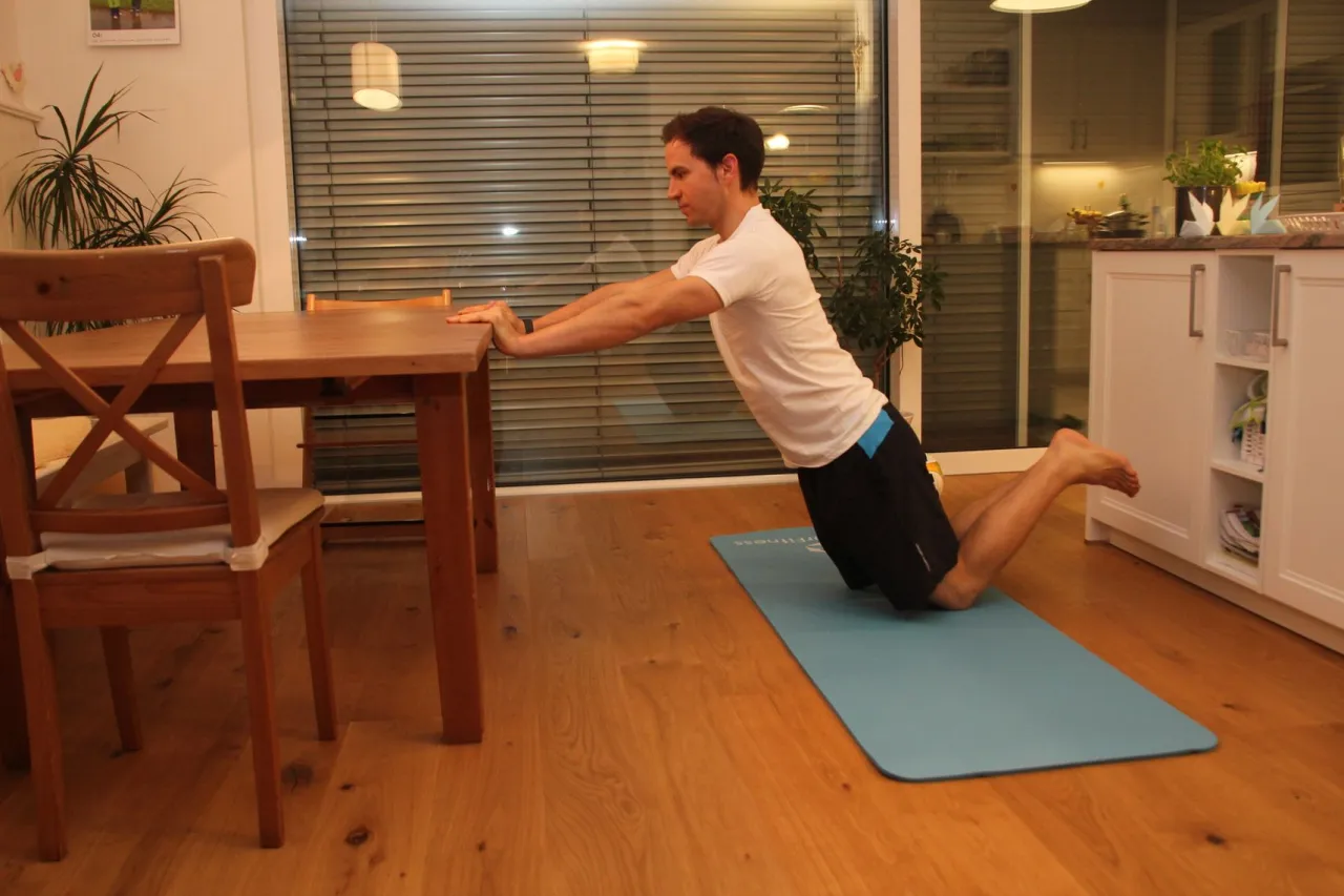 Armübungen zuhause ohne Geräte