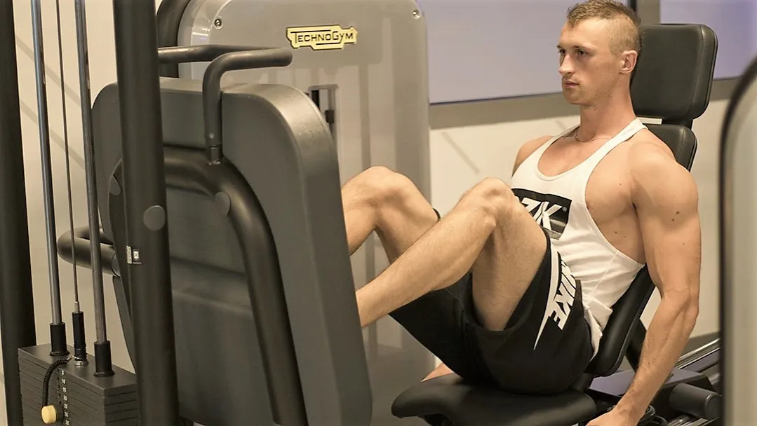 początkujący trening nóg siłownia