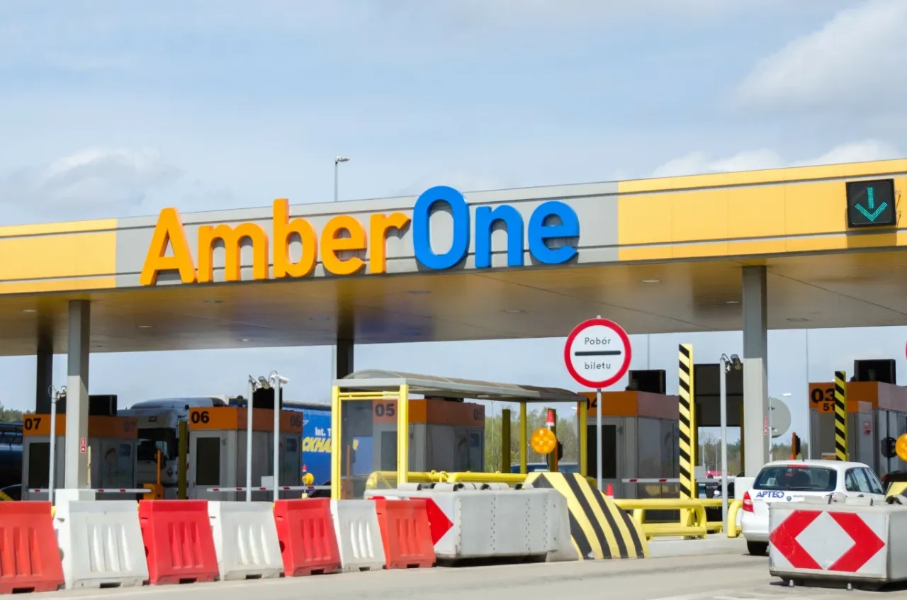 Bramki autostradowe A1 AmberOne lub stacja paliw
