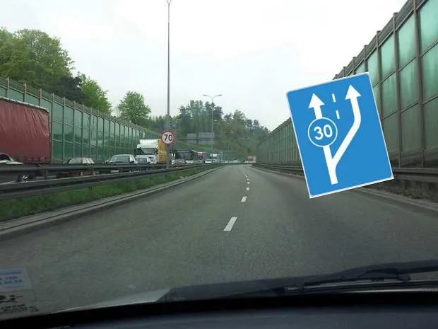 znak autostrady dwa pasy ruchu