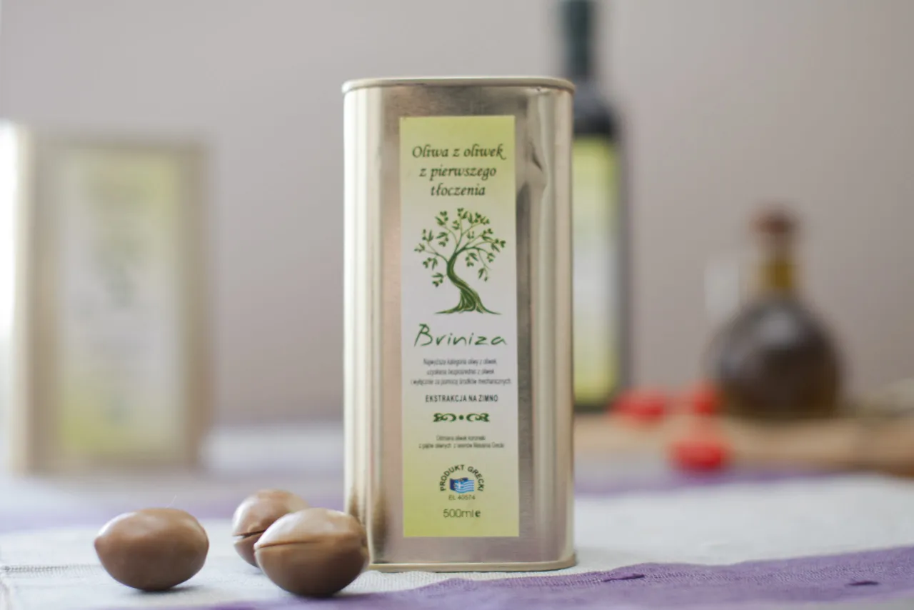 Oliwa z oliwek w puszkach i butelkach Grecja